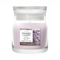 Yankee Candle DRIED LAVENDER & OAK, signature malá svíčka 110g