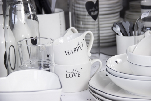detail Bastion Collections Talířek BREAKFAST HEART in black, 23 cm