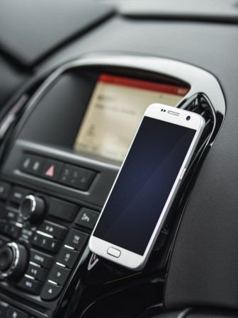detail Hama Alu, držák mobilu do vozidla, připevnění na větrací mřížku