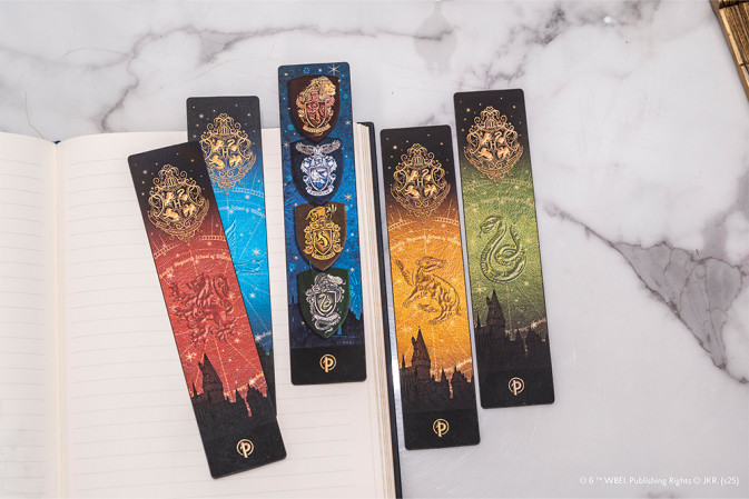 detail Paperblanks ZÁLOŽKA - MRZIMOR / Hufflepuff - Harry Potter