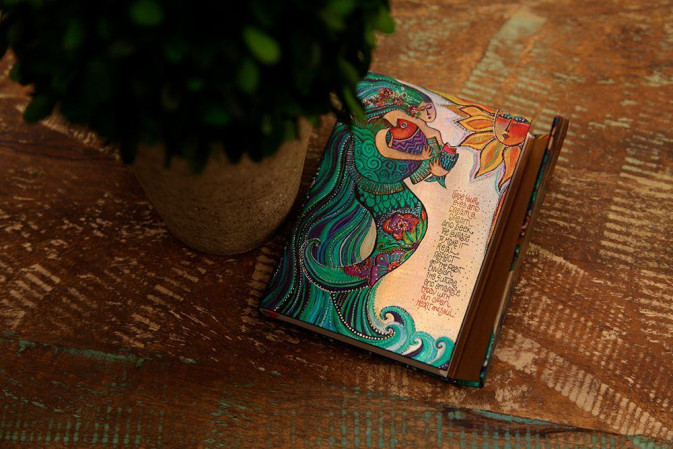 detail Paperblanks MIDI zápisník OCEAN SONG, linkovaný s klopou