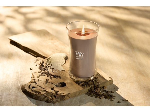detail Vonná svíčka WoodWick PATCHOULI CRÉME, velká 609g
