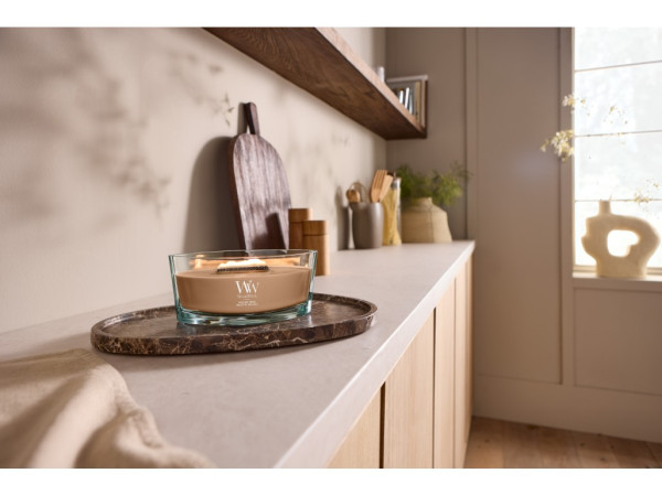 detail Vonná svíčka HAZELNUT ROAST, široký knot 453g