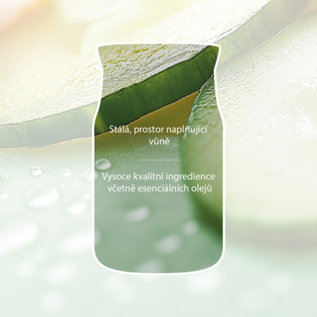 detail Yankee Candle BLOOMING LOVE, signature malá svíčka 110g