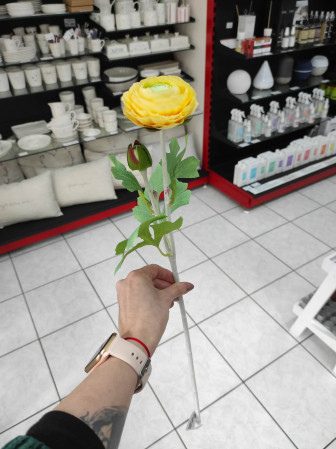detail Autronic Ranunculus, umělý řezaný květ a poupě, žluté, 50cm