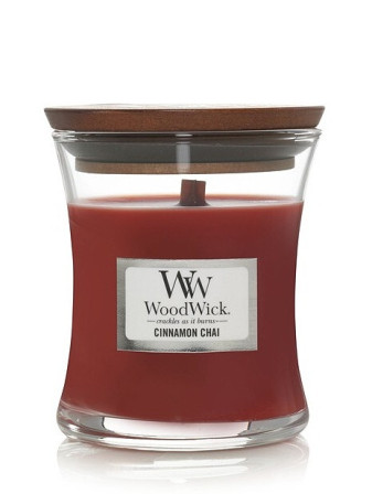 detail Vonná svíčka WoodWick CINNAMON CHAI malá 85g