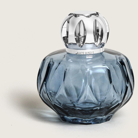 detail Maison Berger ROSALIE modrá, katal. lampa, náplň Exquisite Sprakle