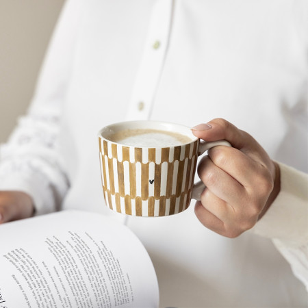 detail Bastion Collections Hrneček menší STACK the stripes in BC, 175ml