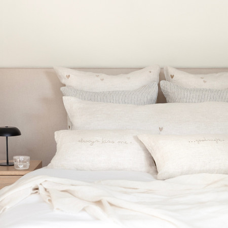 detail Bastion Collections Polštář 40x90cm NATUREL Heart Nat 100% linen