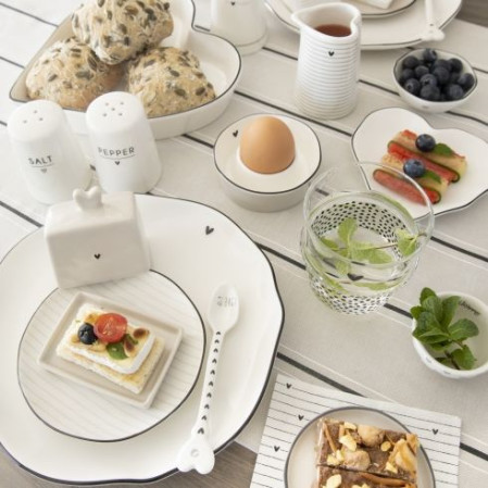 detail Bastion Collections Talířek BREAKFAST HEART in black, 23 cm