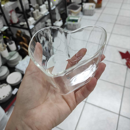 detail Bastion Collections Skleněná miska SRDCE Medium in black heart