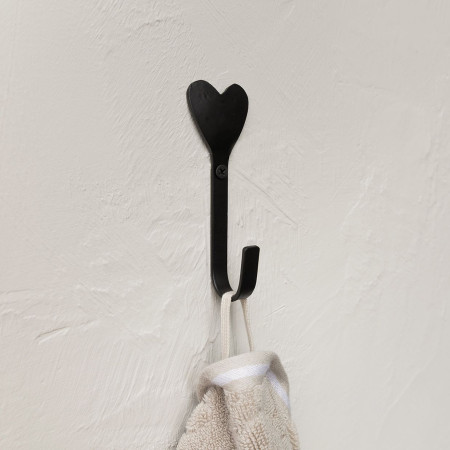 detail Bastion Collections Háček HEART HOOK BLACK, kov 13 cm