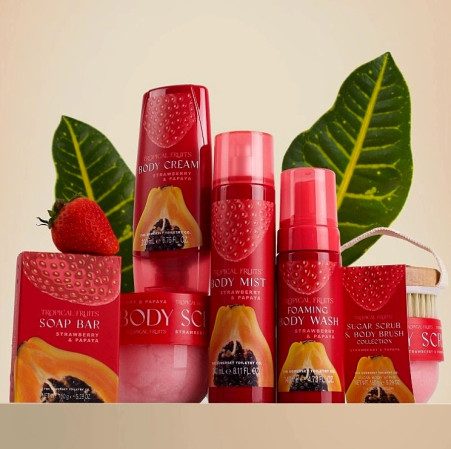 detail Tropical Fruits – Jahoda & Papája Mycí pěna na tělo, 140 ml