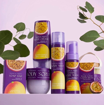 detail Tropical Fruits – Mango & Passionfruit Sada tělového peelingu, 150 g