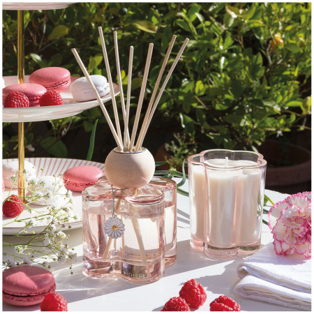 detail Mathilde M. - MACARON FRAMBOISE, vonná svíčka 145g