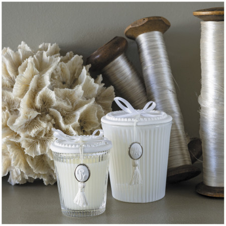 detail Mathilde M. - FLEUR DE COTON, vonná svíčka 125 g, pruh