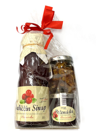 detail Babiččin Sirup BRUSINKA, pečenáda, vlašské oříšky v medu
