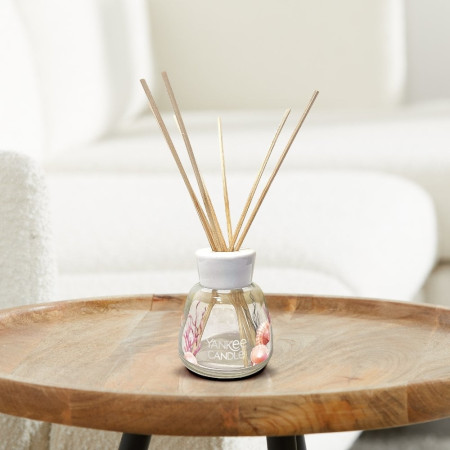 detail Yankee Candle Reed difuzér PINK SANDS, 100 ml, signature