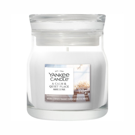 detail Yankee Candle A Calm & Quiet Place, signature malá svíčka 110 g