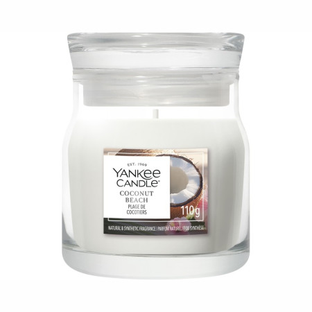 detail Yankee Candle Coconut Beach, signature malá svíčka 110 g