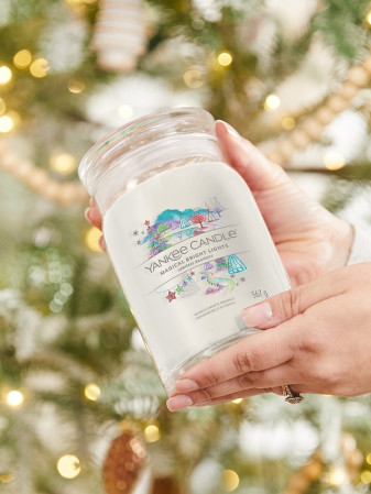 detail Yankee Candle MAGICAL BRIGHT LIGHT, signature velká svíčka 567 g