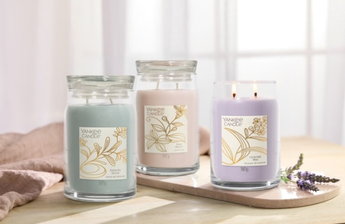 detail Yankee Candle LAVENDER BLISS, signature velká svíčka 567g