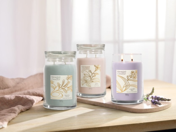 detail Yankee Candle SERENITY STONE, signature velká svíčka 567g