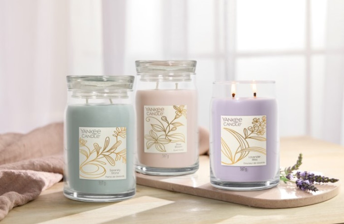 detail Yankee Candle Lavender Bliss, signature velká svíčka 567g