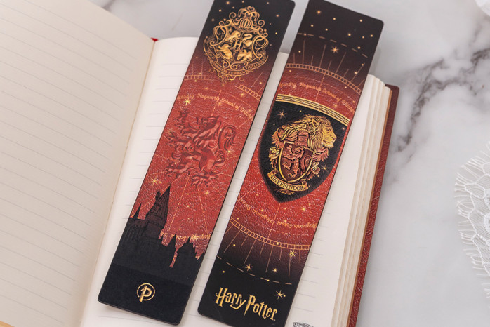 detail Paperblanks ZÁLOŽKA - NEBELVÍR / Gryffindor - Harry Potter