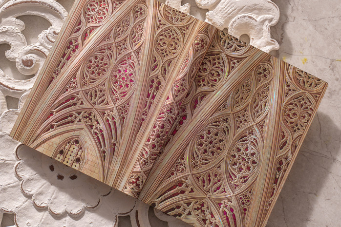 detail Paperblanks ULTRA zápisník - Duomo di Milano (Burgundy), linkovaná, flexis