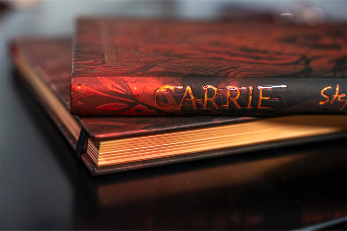 detail Paperblanks MIDI zápisník - Carrie / Stephen King, linkovaný