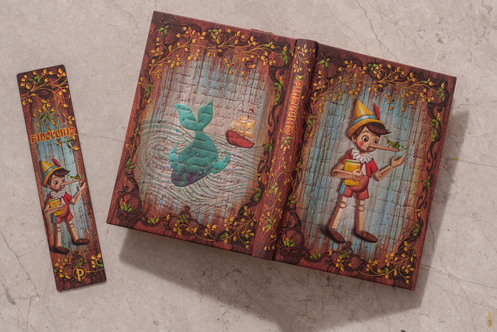 detail Paperblanks MIDI zápisník - Pinocchio, Carlo Callodi, linkovaný