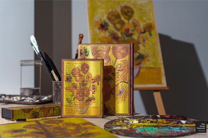detail Paperblanks MIDI zápisník - Van Gogh, Sunflowers, linkovaný