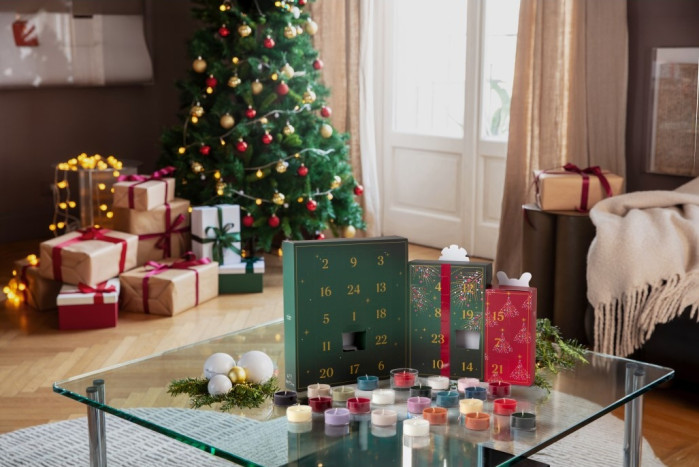detail Yankee Candle Xmas 2026 Adventní kalendář čajových svíček a svícnu