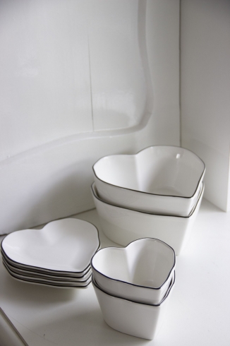 detail Bastion Collections Miska SRDCE in black 16x16x7cm (LI/BOWL HE 002 BL)