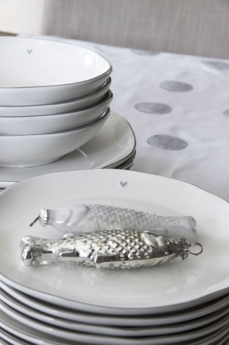 detail Bastion Collections Talířek BREAKFAST heart in grey, 23 cm