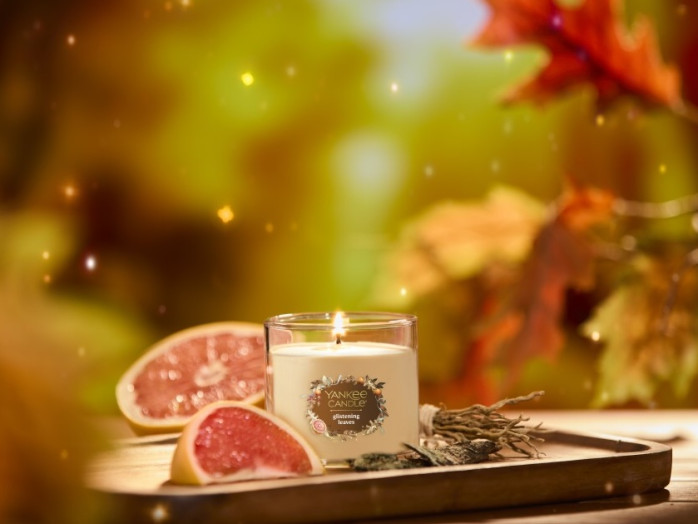 detail Yankee Candle GLISTENING LEAVES, signature tumbler malý 122g