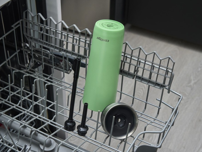 detail Contigo Luxe Spillproof Tumbler 720 ml, zelená