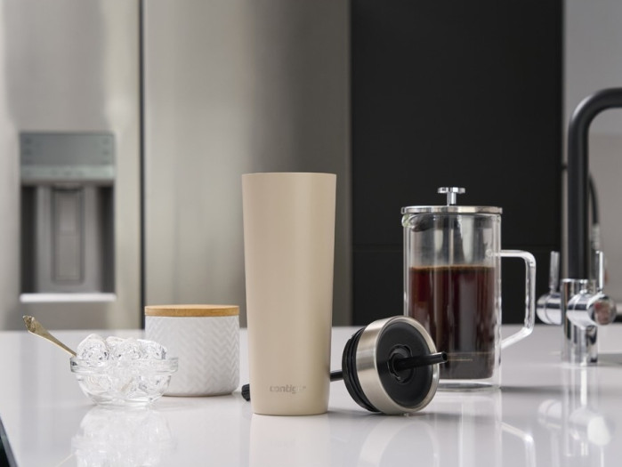detail Contigo Luxe Spillproof Tumbler 720 ml, světle hnědá