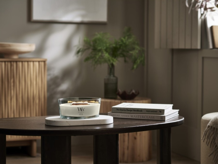 detail Vonná svíčka WoodWick White Teak, široký knot 453g