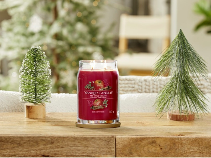 detail Yankee Candle Red Apple Wreath, signature velká 567 g