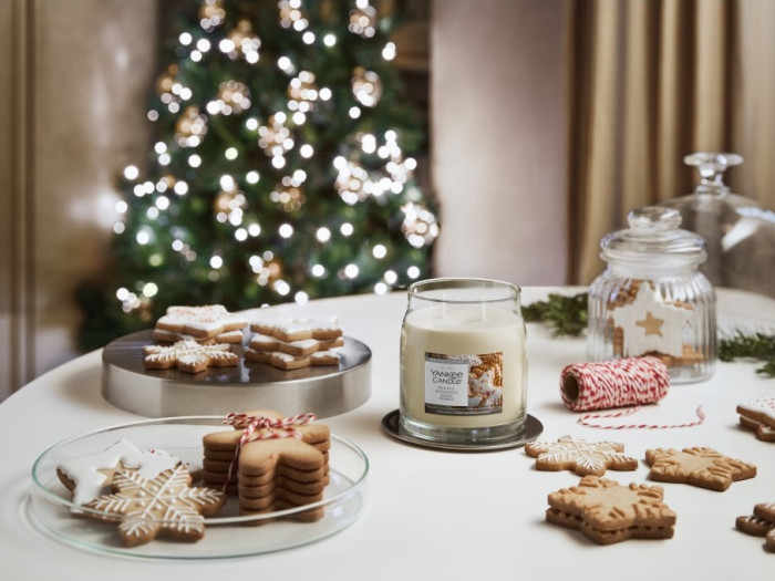 detail Yankee Candle Baking Memories, signature střední 368g
