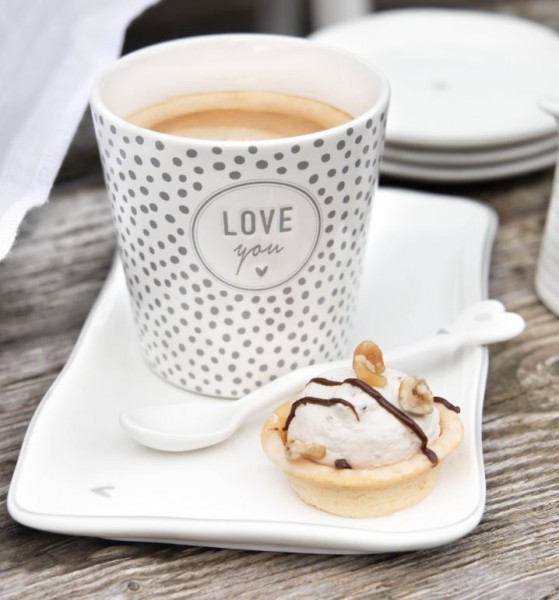 detail Bastion Collections SUSHI PLATE HEART in grey 22x13x1,5cm
