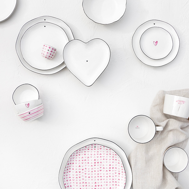 detail Bastion Collections EGG CUP ROSE HEARTS, stojánek na vajíčko