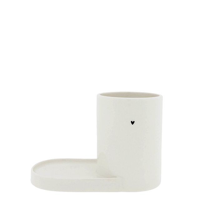 detail Bastion Collections Držák HOLDER with blak heart