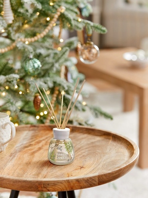 detail Yankee Candle Reed difuzér BAYSIDE CEDAR, 100 ml