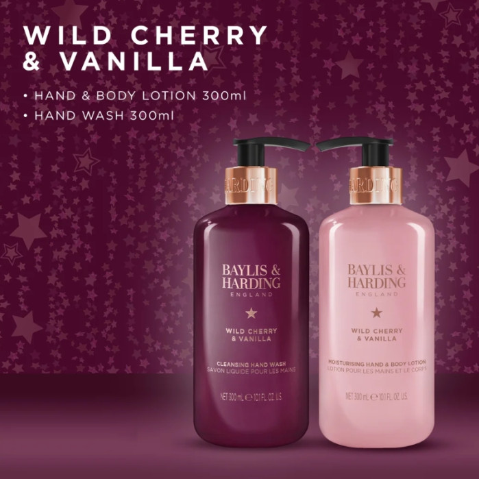 detail Baylis&Harding Wild Cherry & Vanilla Sada péče o ruce 2x 300ml
