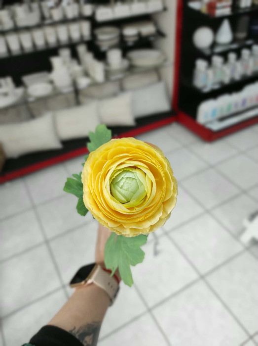 detail Autronic Ranunculus, umělý řezaný květ a poupě, žluté, 50cm