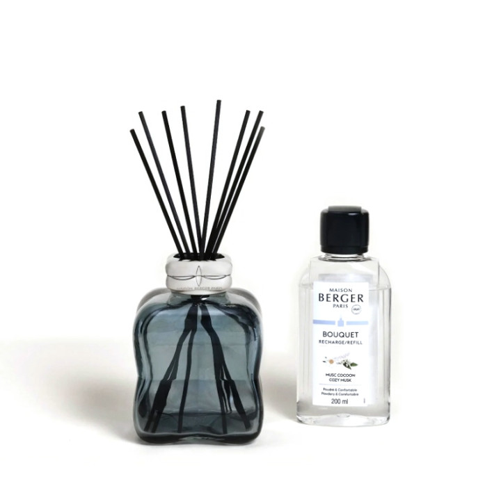detail Maison Berger COSY BLUE, luxusní difuzér, náplň Cozy Musk 200ml