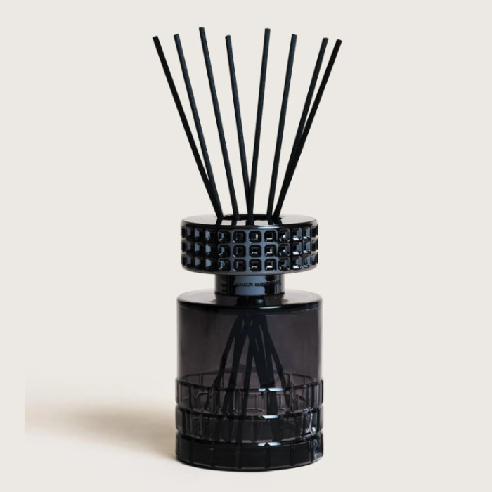 detail Maison Berger CELEBRATION black, difuzér s vůní Hypnotic Oud